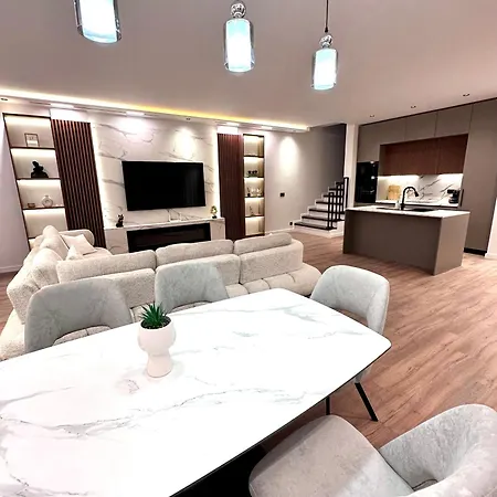 Luxury Villa *